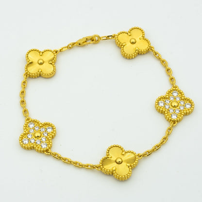 [Camiery] CLASH & Clover Laser 5-Motif & LOVE Brushed Bracelet Stack Set