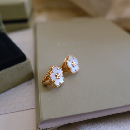 [Camiery]LUCKY PINK GOLD WHITE MOP EARRINGS