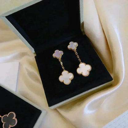 [Camiery]CLOVER 2 MOTIF WHITE MOP EARRINGS