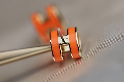 [Camiery]MINI POP H EARRINGS ORANGE