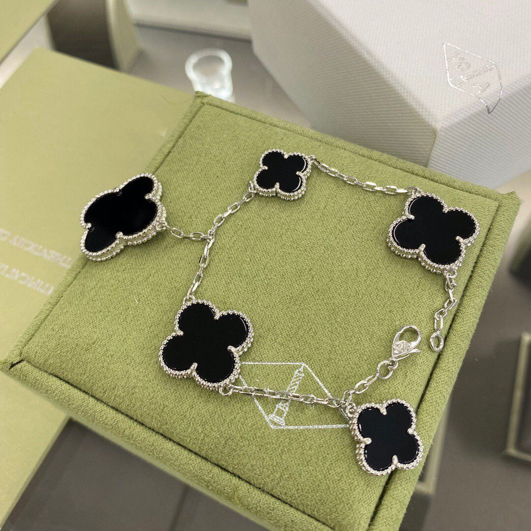[Camiery]CLOVER 5 MOTIFS SIVLER ONYX BRACELET