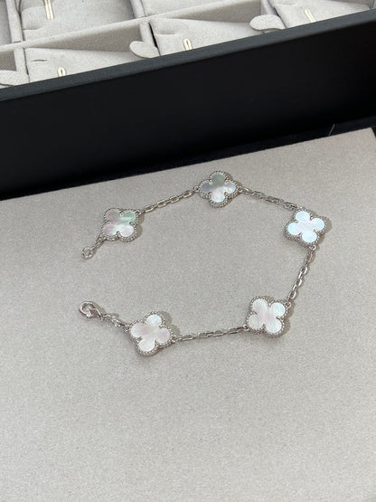 [Camiery]CLOVER WHITE PEARL MOP 5 MOTIF BRACELET COLLECTION