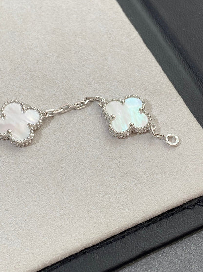 [Camiery]CLOVER WHITE PEARL MOP 5 MOTIF BRACELET COLLECTION
