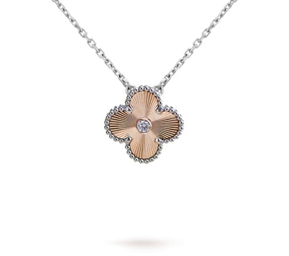 [Camiery]CLOVER 15MM CHRISTMAS LIMITED EDITION SINGLE FLOWER NECKLACE