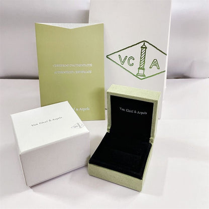 [Camiery] VA CLOVER BOX GIFT BAG
