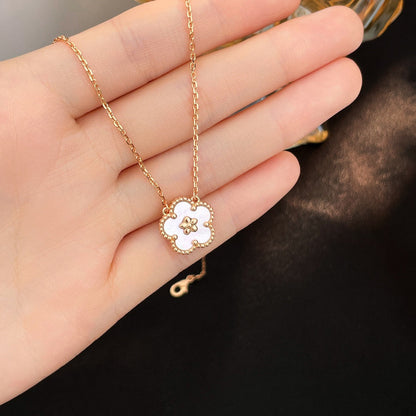 [Camiery]LUCKY  WHITE MOP  PLUM BLOSSOM NECKLACE