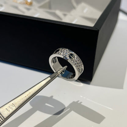 [Camiery] LOVE RING 5.5MM DIAMONDS PAVED CERAMIC