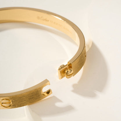 [Camiery] CLASH & Clover Laser 5-Motif & LOVE Brushed Bracelet Stack Set