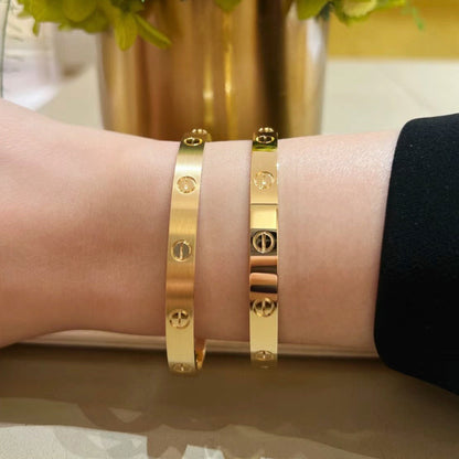[Camiery] LOVE Brushed & Lucky Spring Butterfly 5-Motif Bracelet Stack Set