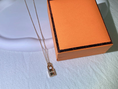 [Camiery]HM ADVANCED NICHE LOCK HEAD NECKLACE DIAMONDS