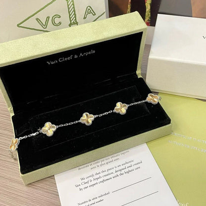 [Camiery] CLOVER 5 MOTIF LASER BRACELET COLLECTION
